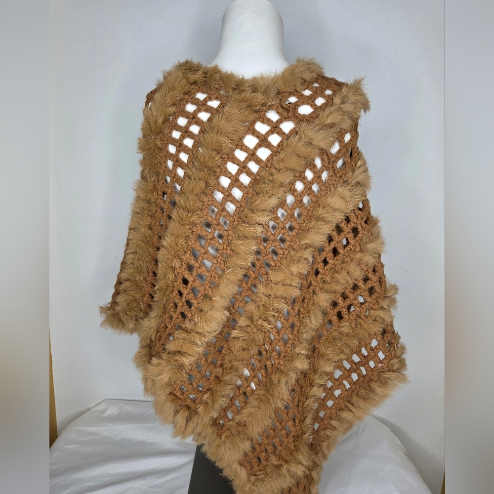 Neiman Marcus Brown Ponchi Wool and Cashmere with Rabbit Fur Trim - Picture 3 of 9